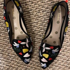 Boden Embroidered Loafer